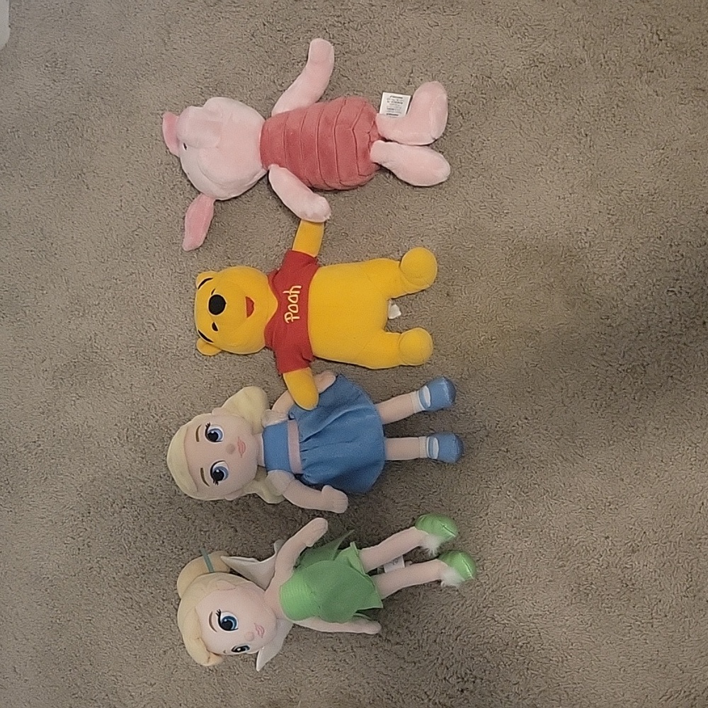 4 Disney stuffed animals - Picture 1 of 6